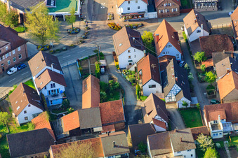 Luftaufnahme von Kleinsteinbacher Straße im Ortsteil Stupferich in Karlsruhe im Bundesland Baden-Württemberg, Deutschland
