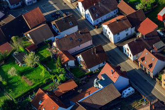 Thomashofstr im Ortsteil Stupferich in Karlsruhe im Bundesland Baden-Württemberg, Deutschland von einer Drohne aus