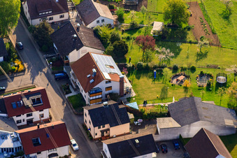 Enzianstr im Ortsteil Stupferich in Karlsruhe im Bundesland Baden-Württemberg, Deutschland von oben