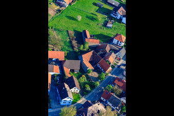 Kleinsteinbacher Straße im Ortsteil Stupferich in Karlsruhe im Bundesland Baden-Württemberg, Deutschland aus der Luft