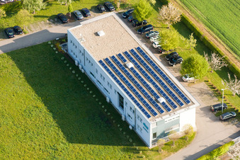 Bürogebäude des Verwaltungs- und Geschäftshauses der LEITWERK AG in Stupferich in Karlsruhe im Bundesland Baden-Württemberg, Deutschland