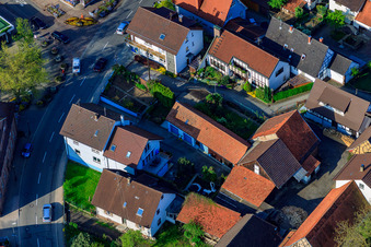 Drohnenbild von Kleinsteinbacher Straße im Ortsteil Stupferich in Karlsruhe im Bundesland Baden-Württemberg, Deutschland