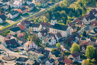 Thomaskirche im Ortsteil Kleinsteinbach in Pfinztal im Bundesland Baden-Württemberg, Deutschland