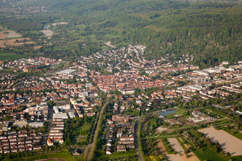 Ettlingen von Süden im Bundesland Baden-Württemberg, Deutschland