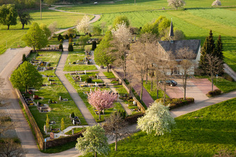 Friedhof im Ortsteil Völkersbach in Malsch im Bundesland Baden-Württemberg, Deutschland