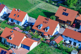 Drohnenaufname von Im Erbsenfeld im Ortsteil Mörzheim in Landau in der Pfalz im Bundesland Rheinland-Pfalz, Deutschland