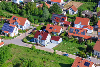 Im Satz im Ortsteil Mörzheim in Landau in der Pfalz im Bundesland Rheinland-Pfalz, Deutschland von oben