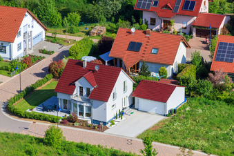 Im Satz im Ortsteil Mörzheim in Landau in der Pfalz im Bundesland Rheinland-Pfalz, Deutschland aus der Luft