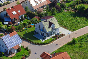 Im Satz im Ortsteil Mörzheim in Landau in der Pfalz im Bundesland Rheinland-Pfalz, Deutschland aus der Vogelperspektive