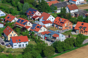 Im Satz im Ortsteil Mörzheim in Landau in der Pfalz im Bundesland Rheinland-Pfalz, Deutschland von oben