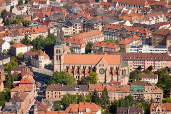 Luftaufnahme von Kath. Kirche Mariä Himmelfahrt - Marienkirche in Landau in der Pfalz im Bundesland Rheinland-Pfalz, Deutschland