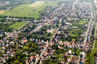 Ortsteil Queichheim in Landau in der Pfalz im Bundesland Rheinland-Pfalz, Deutschland von einer Drohne aus