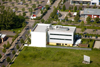 Ortsteil Queichheim in Landau in der Pfalz im Bundesland Rheinland-Pfalz, Deutschland aus der Drohnenperspektive