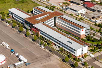 Banken- Verwaltungsgebäude des Finanzdienstleistungs- Unternehmens Sparkasse Südliche Weinstraße im Ortsteil Queichheim in Landau in der Pfalz im Bundesland Rheinland-Pfalz, Deutschland