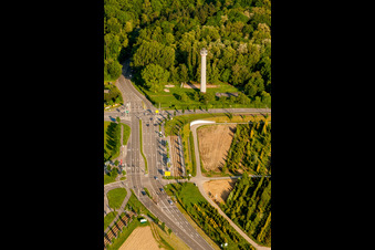 Bauwerk des Aussichtsturmes Zündhütle in Wolfartsweier in Karlsruhe im Bundesland Baden-Württemberg, Deutschland