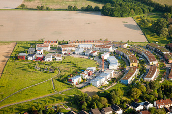 Schrägluftbild von Ortsteil Hohenwettersbach in Karlsruhe im Bundesland Baden-Württemberg, Deutschland