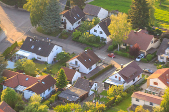 Gerberastraße 4 im Ortsteil Stupferich in Karlsruhe im Bundesland Baden-Württemberg, Deutschland aus der Luft