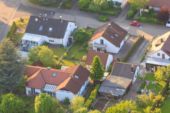 Gerberastraße 4 im Ortsteil Stupferich in Karlsruhe im Bundesland Baden-Württemberg, Deutschland vom Flugzeug aus