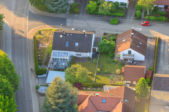 Drohnenaufname von Gerberastraße 4 im Ortsteil Stupferich in Karlsruhe im Bundesland Baden-Württemberg, Deutschland