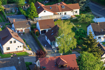 Gerberastraße 4 im Ortsteil Stupferich in Karlsruhe im Bundesland Baden-Württemberg, Deutschland von einer Drohne aus