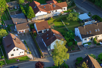 Gerberastraße 4 im Ortsteil Stupferich in Karlsruhe im Bundesland Baden-Württemberg, Deutschland von der Drohne aus gesehen