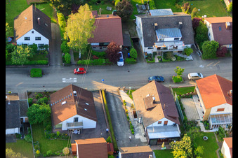 Gerberastraße 4 im Ortsteil Stupferich in Karlsruhe im Bundesland Baden-Württemberg, Deutschland vom Flugzeug aus