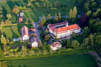 Luftbild von Gelände, Verwaltung und Basis der gemeinnützigen Hilfs- Organisation Bibelheim Bethanien im Ortsteil Langensteinbach in Karlsbad im Bundesland Baden-Württemberg, Deutschland