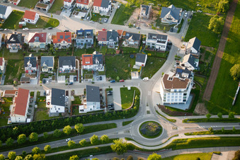 Ligusterweg im Ortsteil Busenbach in Waldbronn im Bundesland Baden-Württemberg, Deutschland