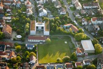 Luftaufnahme von Anne-Frank Schule im Ortsteil Busenbach in Waldbronn im Bundesland Baden-Württemberg, Deutschland