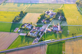 Hofgut Schleinkofer im Ortsteil Rüppurr in Karlsruhe im Bundesland Baden-Württemberg, Deutschland