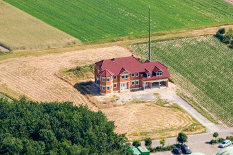Industriegebiet Gereut mit Villa Hinkelstein in Hatzenbühl im Bundesland Rheinland-Pfalz, Deutschland
