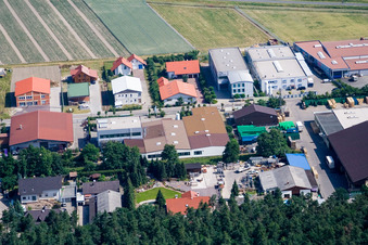 Gewerbegebiet Im Gereut in Hatzenbühl im Bundesland Rheinland-Pfalz, Deutschland von oben