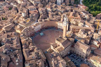 Marktplatz Piazza del Campo im Innenstadt- Zentrums in Siena, Italien