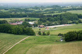 Drohnenaufname von Haras de la Née in Neewiller-près-Lauterbourg im Bundesland Bas-Rhin, Frankreich