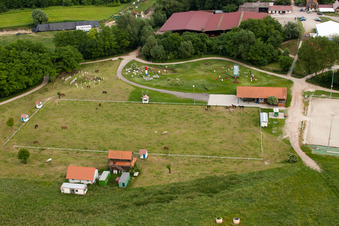 Luftaufnahme von Haras de la Née in Neewiller-près-Lauterbourg im Bundesland Bas-Rhin, Frankreich