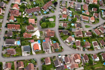 Drusenheim im Bundesland Bas-Rhin, Frankreich von einer Drohne aus