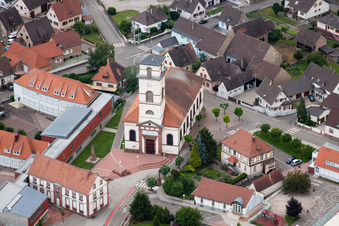 Kirche Paroisse Saint-Matthieu im Dorfkern in Drusenheim in Grand Est im Bundesland Bas-Rhin, Frankreich