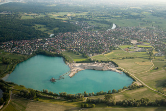 Gelände und Abraum- Flächen des Kies- Tagebau Gravière am Baggersee in La Wantzenau im Bundesland Bas-Rhin, Frankreich