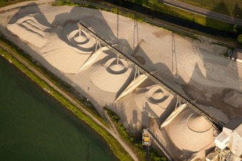 Luftbild von Gelände und Abraum- Flächen des Kieswerk und Segelclub Honau in Rheinau im Bundesland Baden-Württemberg, Deutschland
