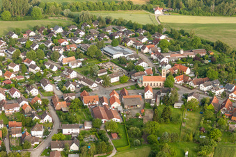 Dorf - Ansicht im Ortsteil Honau in Rheinau im Bundesland Baden-Württemberg, Deutschland
