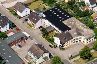 Lauterburger Straße mit VÖLKEL-DECO-DOMUS in Kandel im Bundesland Rheinland-Pfalz, Deutschland