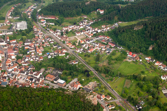 Dahn im Bundesland Rheinland-Pfalz, Deutschland aus der Drohnenperspektive