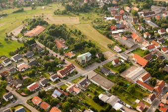 Kindergarten und Kirche im Ortsteil Gersbach in Pirmasens im Bundesland Rheinland-Pfalz, Deutschland