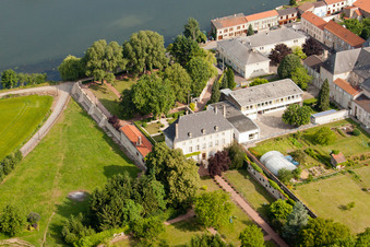Rettel im Bundesland Moselle, Frankreich von oben