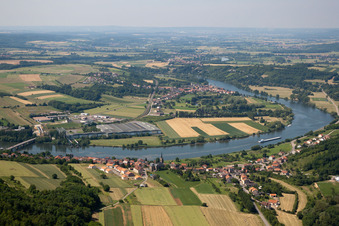 Schrägluftbild von Schengen im Bundesland Remich, Luxemburg