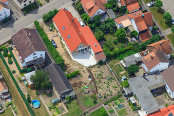 Waldstr in Kandel im Bundesland Rheinland-Pfalz, Deutschland von der Drohne aus gesehen