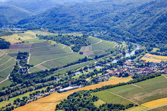 Luftbild von Weindorf an der Nahe unter der Weinlage Hermannsberg in Oberhausen an der Nahe im Bundesland Rheinland-Pfalz, Deutschland
