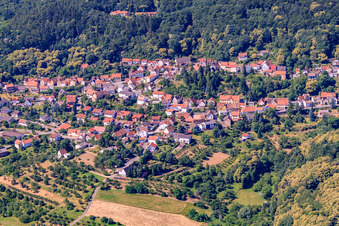 Bennhauser Straße in Dannenfels im Bundesland Rheinland-Pfalz, Deutschland