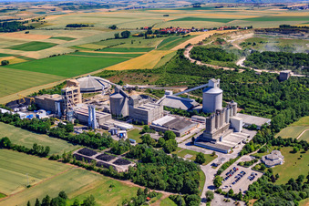 Luftbild von Beton- und Baustoffmischwerk der Dyckerhoff GmbH, Werk Göllheim im Ortsteil Industriepark Nord im Bundesland Rheinland-Pfalz, Deutschland