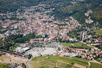 Luftbild von Wurstmarktplatz in Bad Dürkheim im Bundesland Rheinland-Pfalz, Deutschland